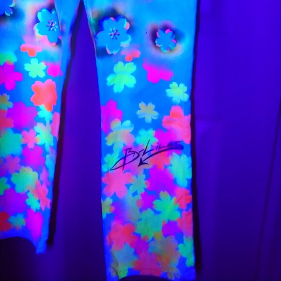 Custom paint job cherry blossom Tommy Hilfiger X B-Lines woman jeans - Picture 4 of 13